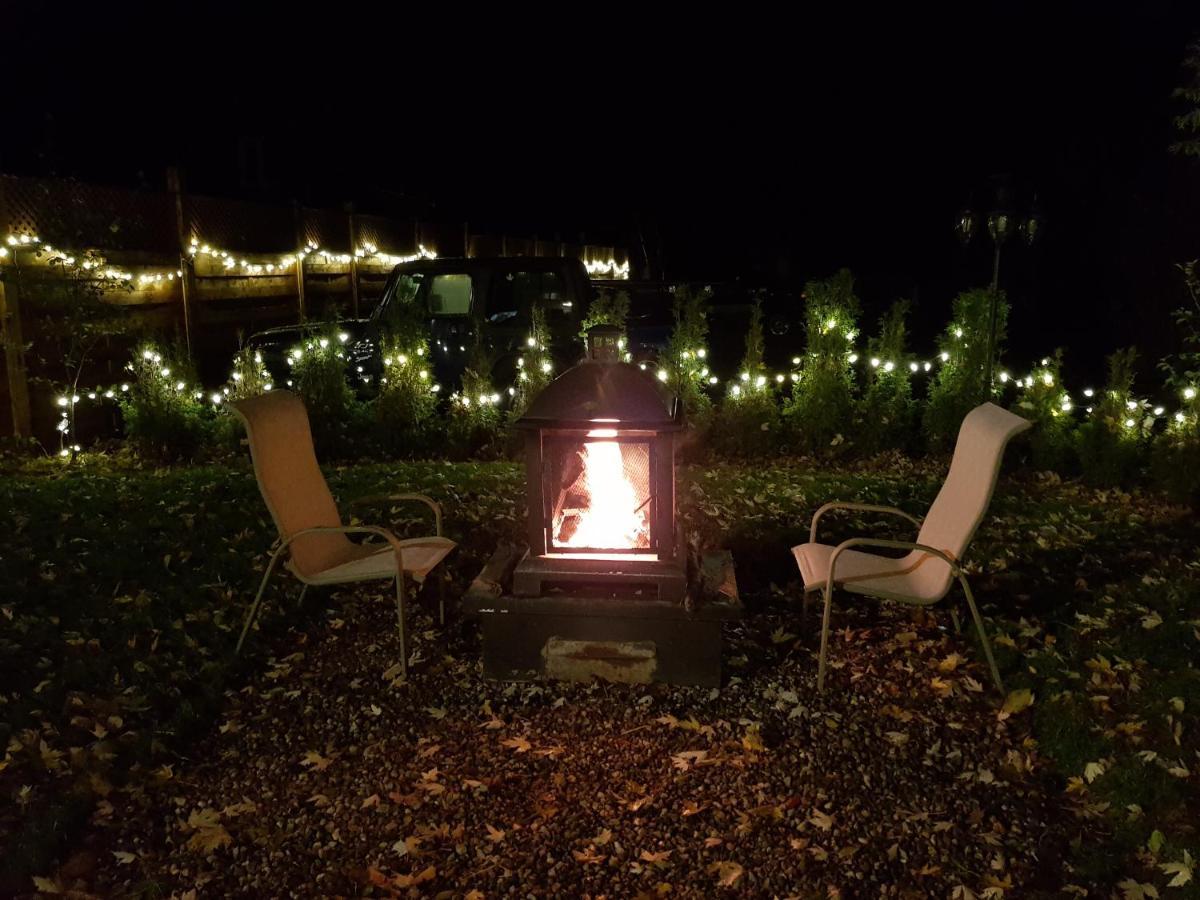 Kokomo Inn Bed And Breakfast Ottawa-Gatineau'S Only Tropical Riverfront B&B On The National Capital Cycling Pathway Route Verte #1 - For Adults Only - Chambre D'Hotes Tropical Aux Berges Des Outaouais Bnb #17542O Екстериор снимка