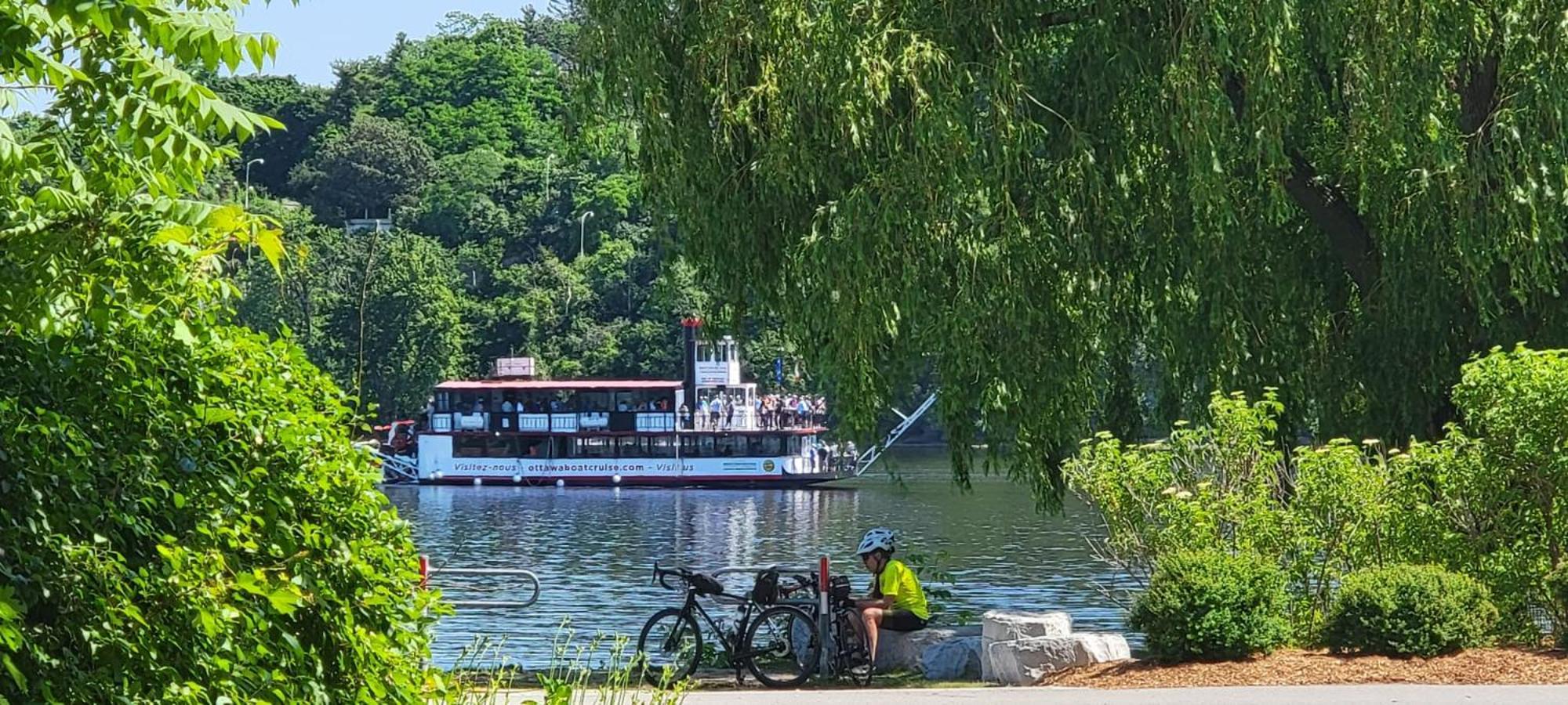 Kokomo Inn Bed And Breakfast Ottawa-Gatineau'S Only Tropical Riverfront B&B On The National Capital Cycling Pathway Route Verte #1 - For Adults Only - Chambre D'Hotes Tropical Aux Berges Des Outaouais Bnb #17542O Екстериор снимка