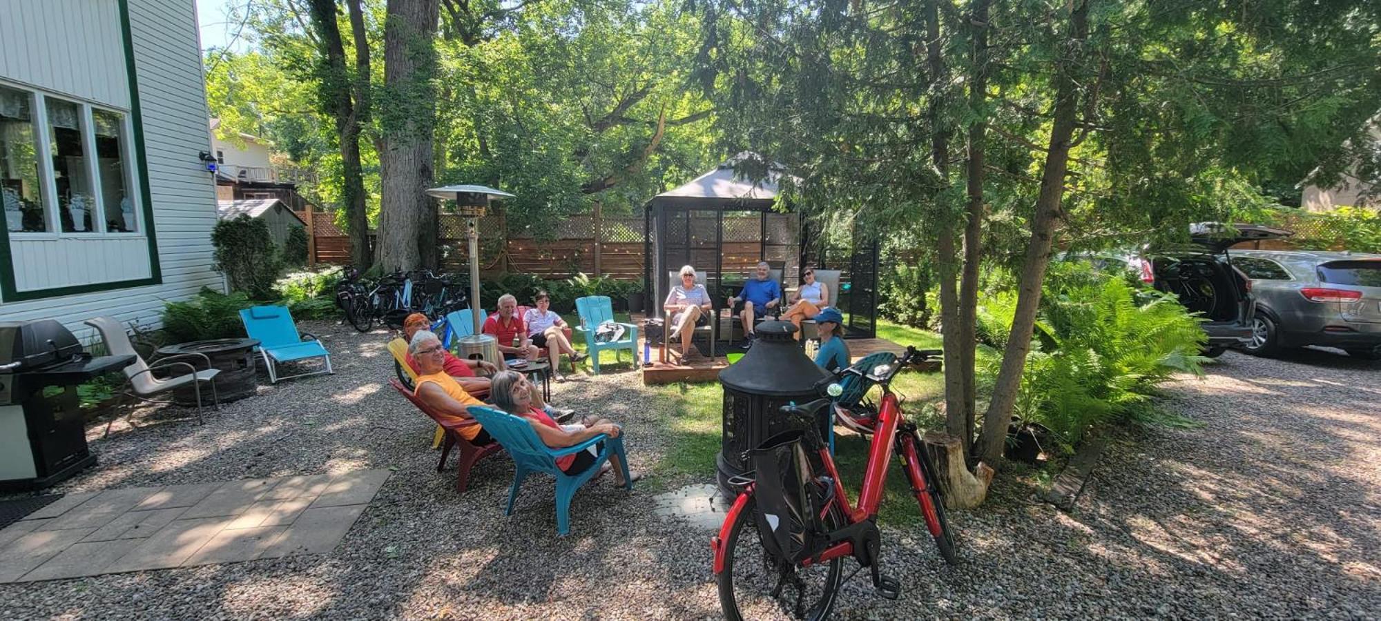 Kokomo Inn Bed And Breakfast Ottawa-Gatineau'S Only Tropical Riverfront B&B On The National Capital Cycling Pathway Route Verte #1 - For Adults Only - Chambre D'Hotes Tropical Aux Berges Des Outaouais Bnb #17542O Екстериор снимка