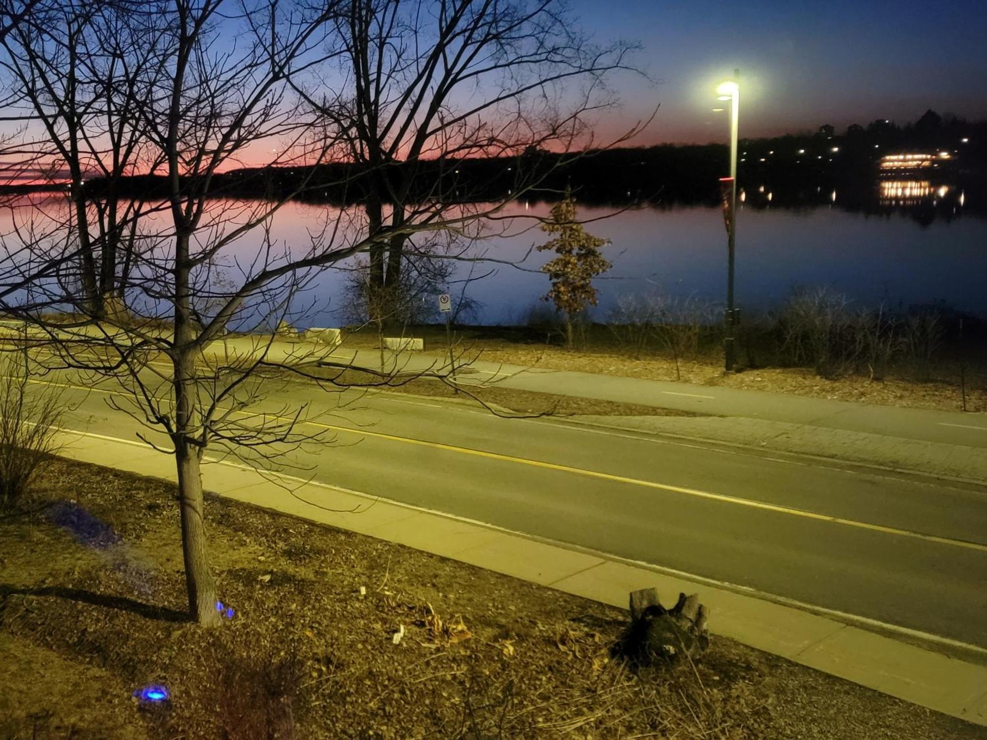 Kokomo Inn Bed And Breakfast Ottawa-Gatineau'S Only Tropical Riverfront B&B On The National Capital Cycling Pathway Route Verte #1 - For Adults Only - Chambre D'Hotes Tropical Aux Berges Des Outaouais Bnb #17542O Екстериор снимка