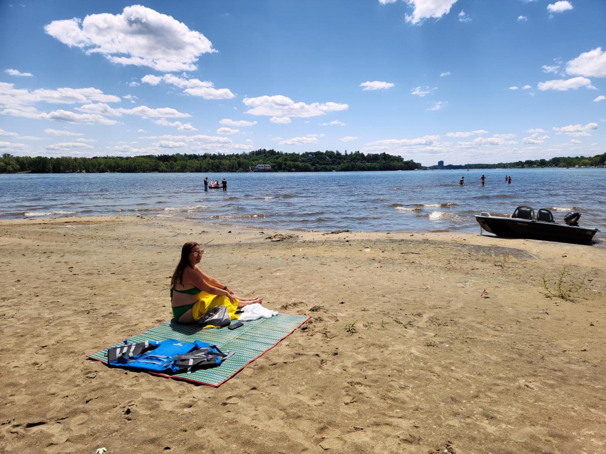 Kokomo Inn Bed And Breakfast Ottawa-Gatineau'S Only Tropical Riverfront B&B On The National Capital Cycling Pathway Route Verte #1 - For Adults Only - Chambre D'Hotes Tropical Aux Berges Des Outaouais Bnb #17542O Екстериор снимка