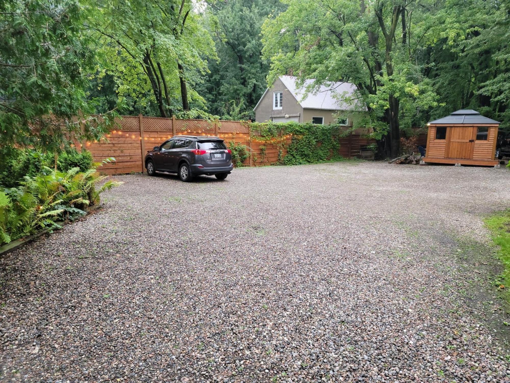 Kokomo Inn Bed And Breakfast Ottawa-Gatineau'S Only Tropical Riverfront B&B On The National Capital Cycling Pathway Route Verte #1 - For Adults Only - Chambre D'Hotes Tropical Aux Berges Des Outaouais Bnb #17542O Екстериор снимка