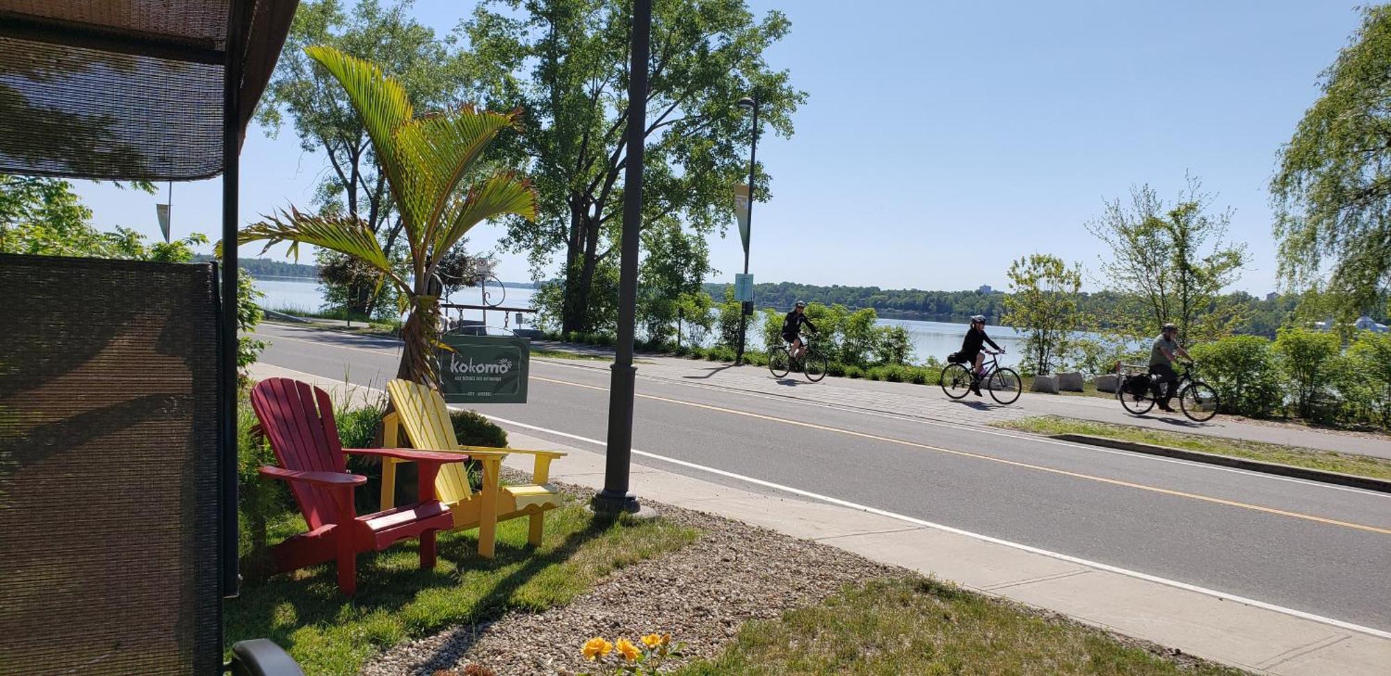 Kokomo Inn Bed And Breakfast Ottawa-Gatineau'S Only Tropical Riverfront B&B On The National Capital Cycling Pathway Route Verte #1 - For Adults Only - Chambre D'Hotes Tropical Aux Berges Des Outaouais Bnb #17542O Екстериор снимка