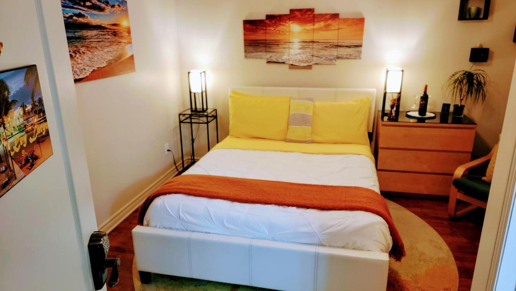 Kokomo Inn Bed And Breakfast Ottawa-Gatineau'S Only Tropical Riverfront B&B On The National Capital Cycling Pathway Route Verte #1 - For Adults Only - Chambre D'Hotes Tropical Aux Berges Des Outaouais Bnb #17542O Стая снимка