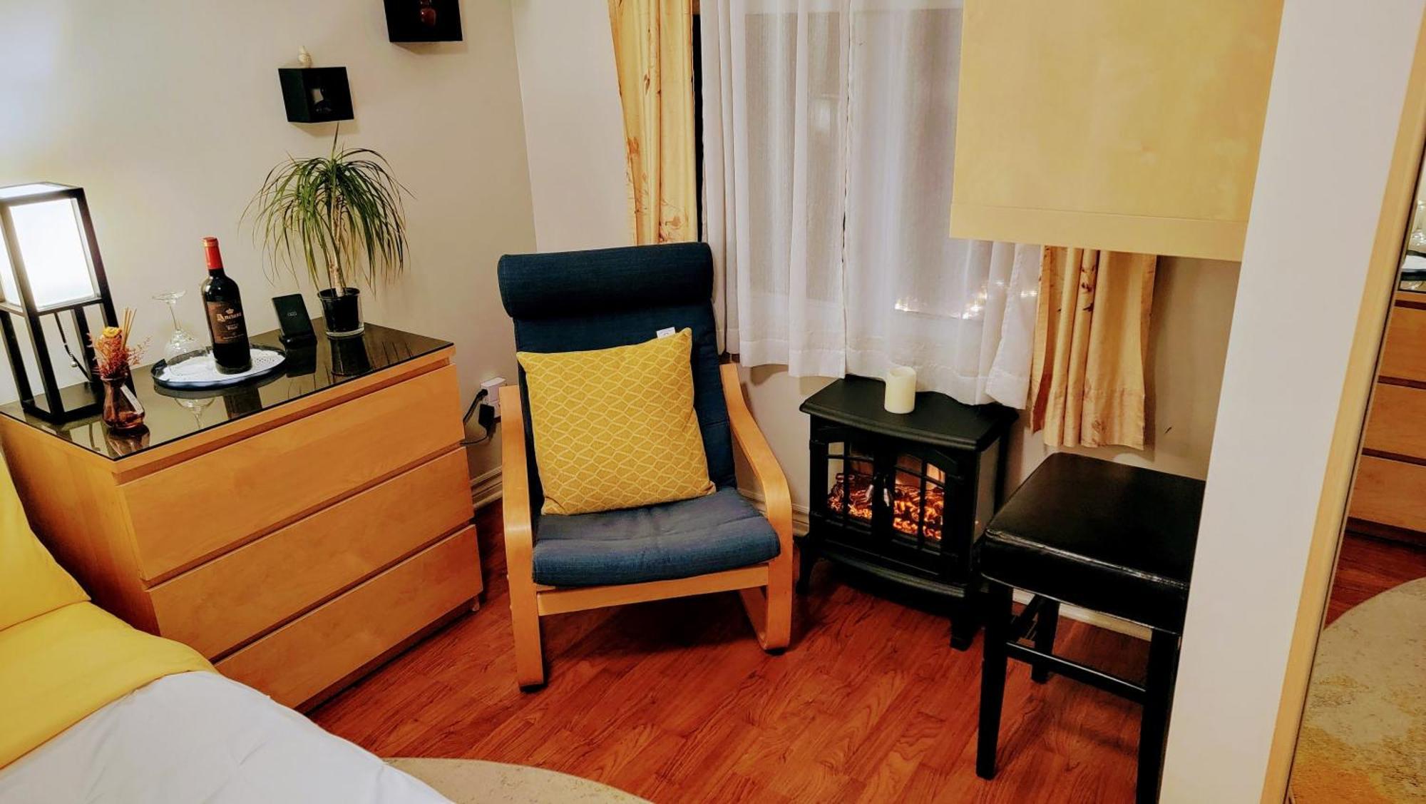 Kokomo Inn Bed And Breakfast Ottawa-Gatineau'S Only Tropical Riverfront B&B On The National Capital Cycling Pathway Route Verte #1 - For Adults Only - Chambre D'Hotes Tropical Aux Berges Des Outaouais Bnb #17542O Стая снимка